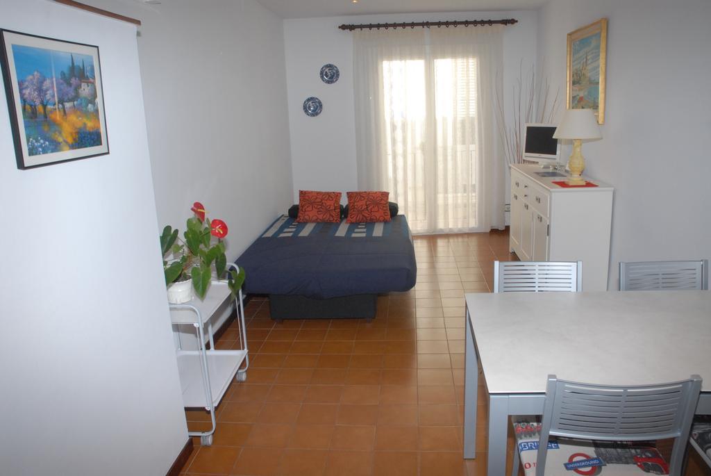 Apartaments Bonaventura 7 Sitges Esterno foto