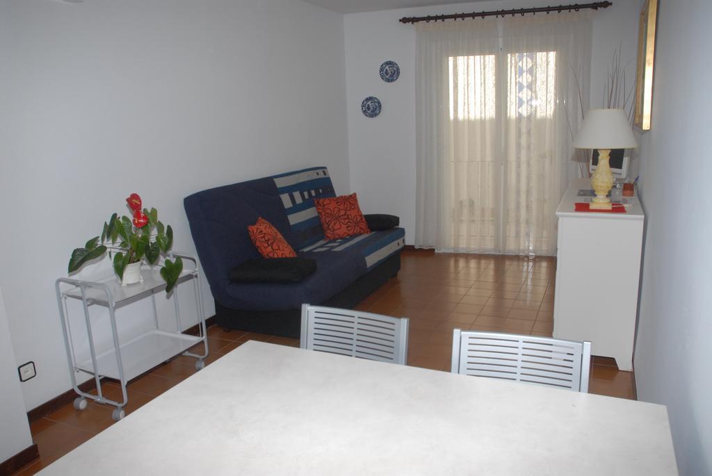 Apartaments Bonaventura 7 Sitges Esterno foto